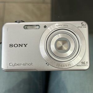 Sony Cybershot DSC-W710 Digital Camara